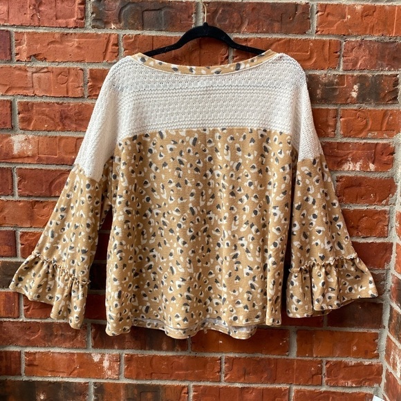 Ces Femme Womens Medium Oversized Leopard Animal Print Trumpet Sleeve Blouse - Picture 9 of 9